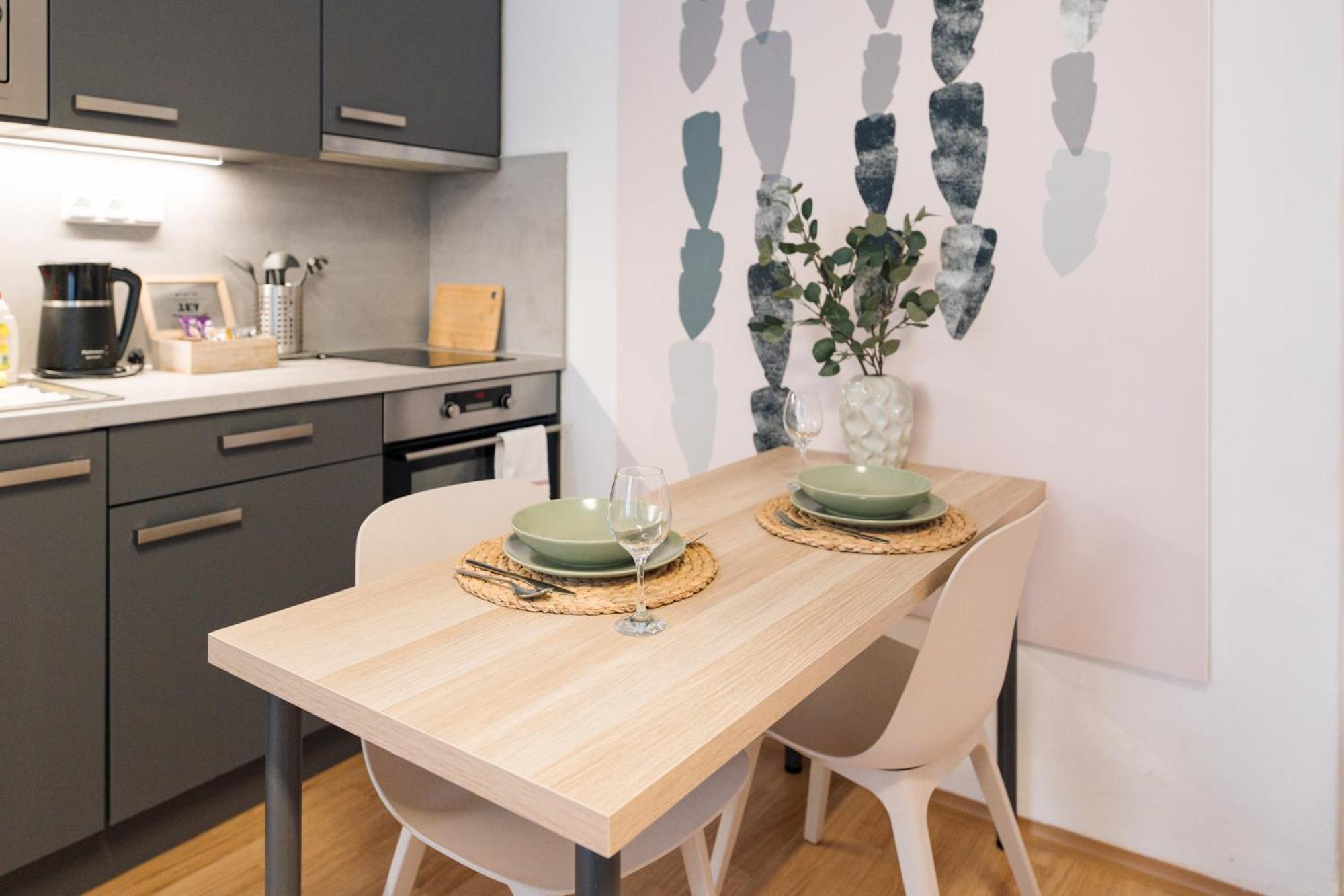 7 Nights Apartments Dominikanske N. Brno Eksteriør billede